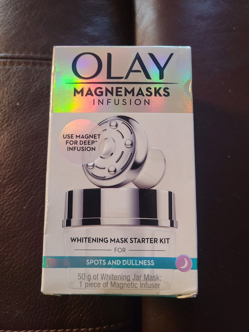 OLAY Magnemasks Infusion Whitening Mask Starter Kit - White & Silver